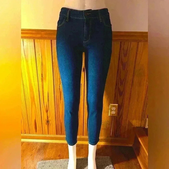 Old Navy Denim - Old Navy sz 8 petite women’s super skinny ankle jeans, dark denim, see pics